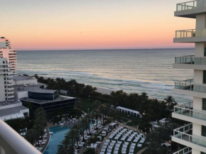 Fontainebleau Hotel Junior Suite